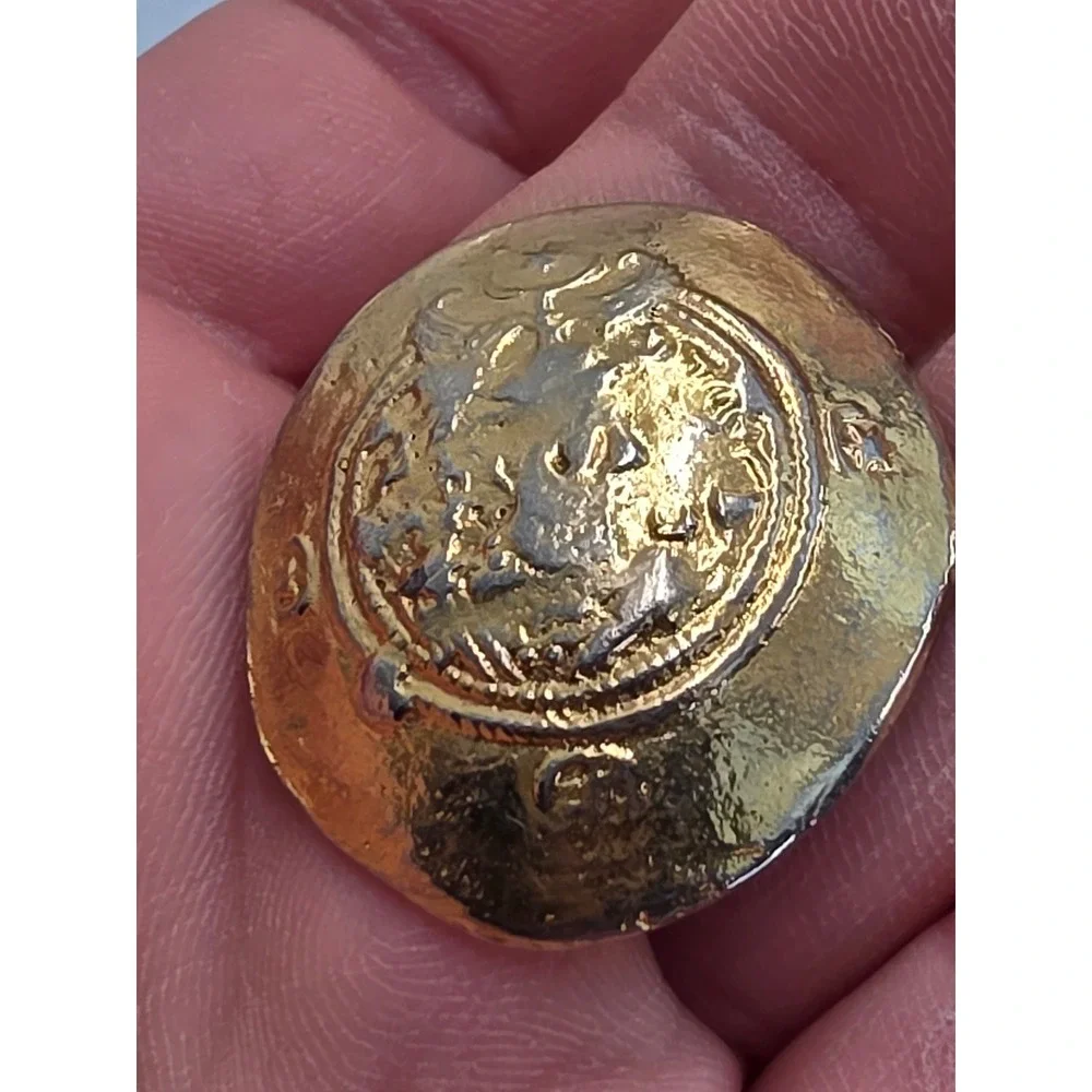 Vintage Hammered Gold Tone Crest Coin Clip On Earrings Artisan Statement 1 Inch
